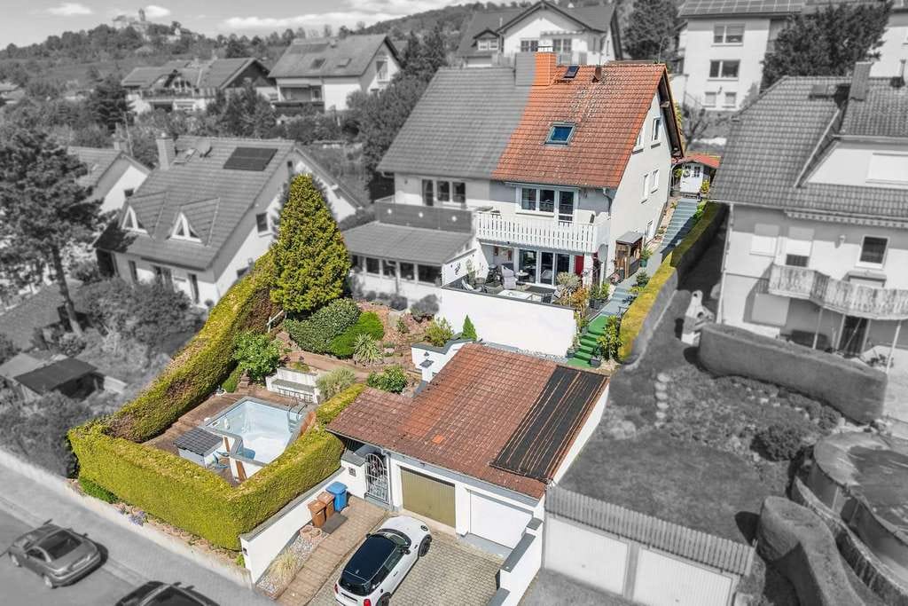 Immobilie in Ronneburg - Schicke Doppelhaushälfte mit Garage, Pool und traumhafter Aussicht - Bild 3