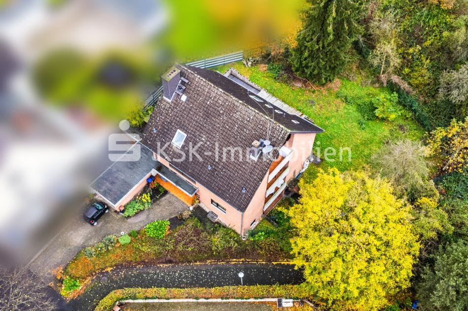 Immobilie in Brühl - Freistehendes Zweifamilienhaus mit viel Platz und großem Garten. - Bild 1