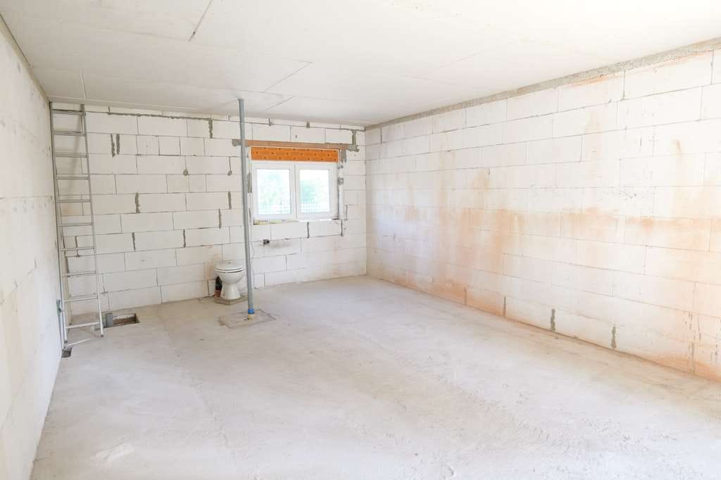 Immobilie in Großbeeren - Sanierungsobjekt mit genehmigtem Ausbau für 8 Apartments - Bild 2