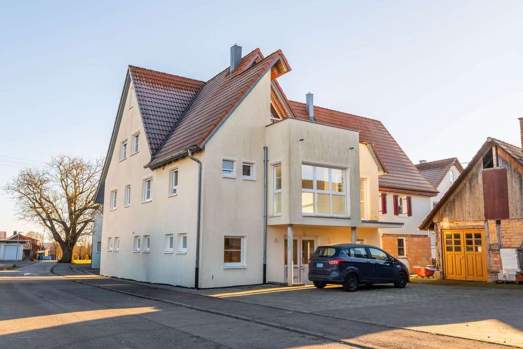 Immobilie in Neustetten - Wohnen und Arbeiten unter einem Dach – Mehrfamilienhaus mit Ausbaupotenzial - Bild 1
