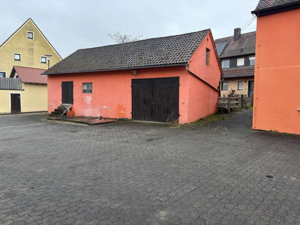 Immobilie in Roßtal - Bauernhaus mit großen Grundstück  - Bild 1