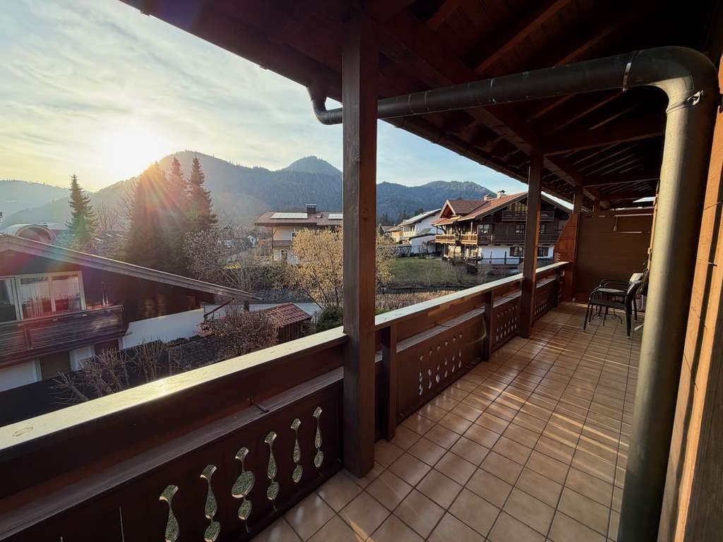 Immobilie in Ruhpolding - Schöne helle ca. 70qm Wohnung mit großem Balkon, toller Aussicht, Keller, Garage und 2 Stellplätzen - Bild 4