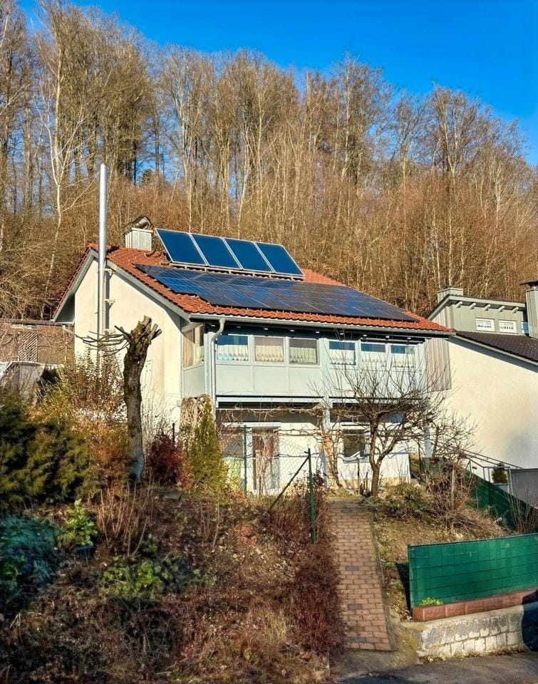 Immobilie in Fürstenstein - Charmantes Einfamilienhaus in Fürstenstein! Modern und variabel nutzbar! - Bild 0