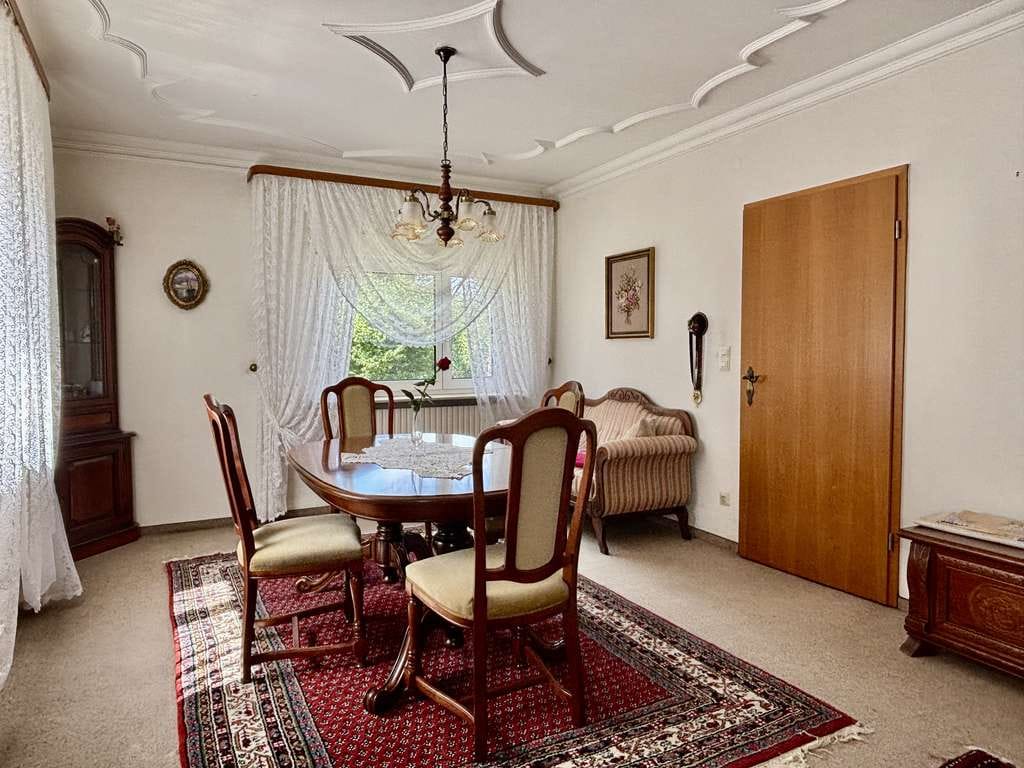 Immobilie in Ötigheim - Stilvolles Einfamilienhaus mit klassischer Architektur in attraktiver Lage von Ötigheim - Bild 3