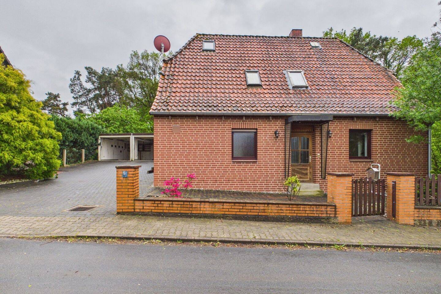 Immobilie in Neustadt am Rübenberge - Großes Haus mit tollem Grundstück in einmaliger Feldrandlage von Mariensee - Bild 0