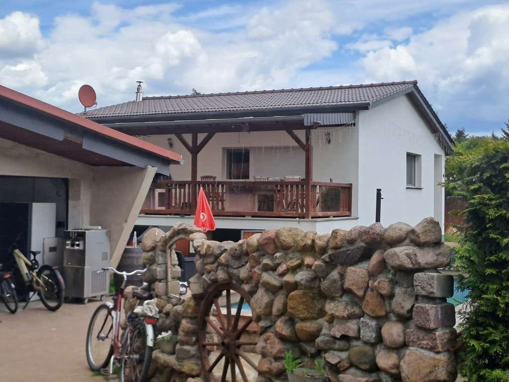 Immobilie in Rheinsberg - Einfamilienhaus im Bungalowstil mit Nebengebäuden und weiterem Baupotential in Rheinsberg... - Bild 0