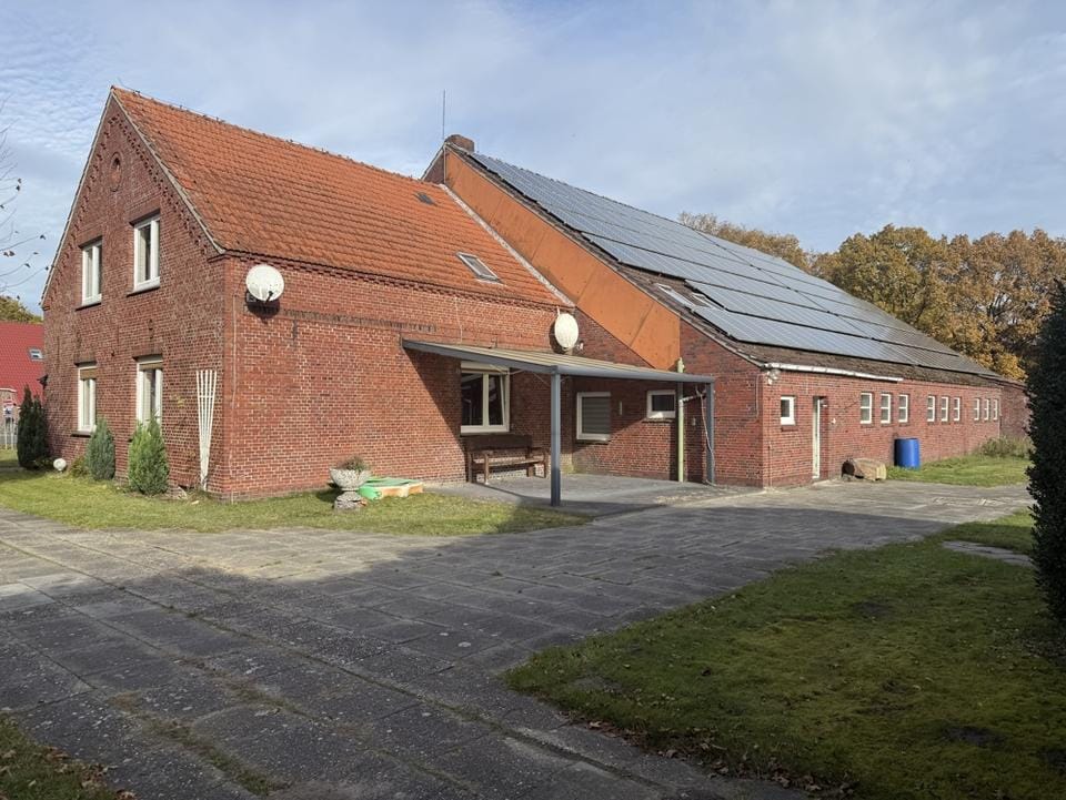 Immobilie in Wittmund - * Photovoltaikanlage * Einliegerwohnung möglich * große Scheune * Pferdehaltung möglich - Bild 0