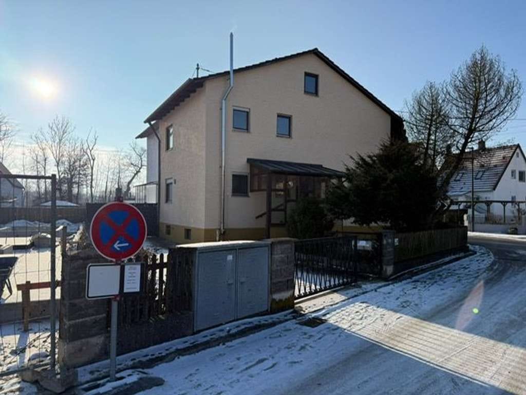 Immobilie in Hebertshausen - Ruhige DHH mit 104 qm Wfl, frei verfügbar - Bild 0