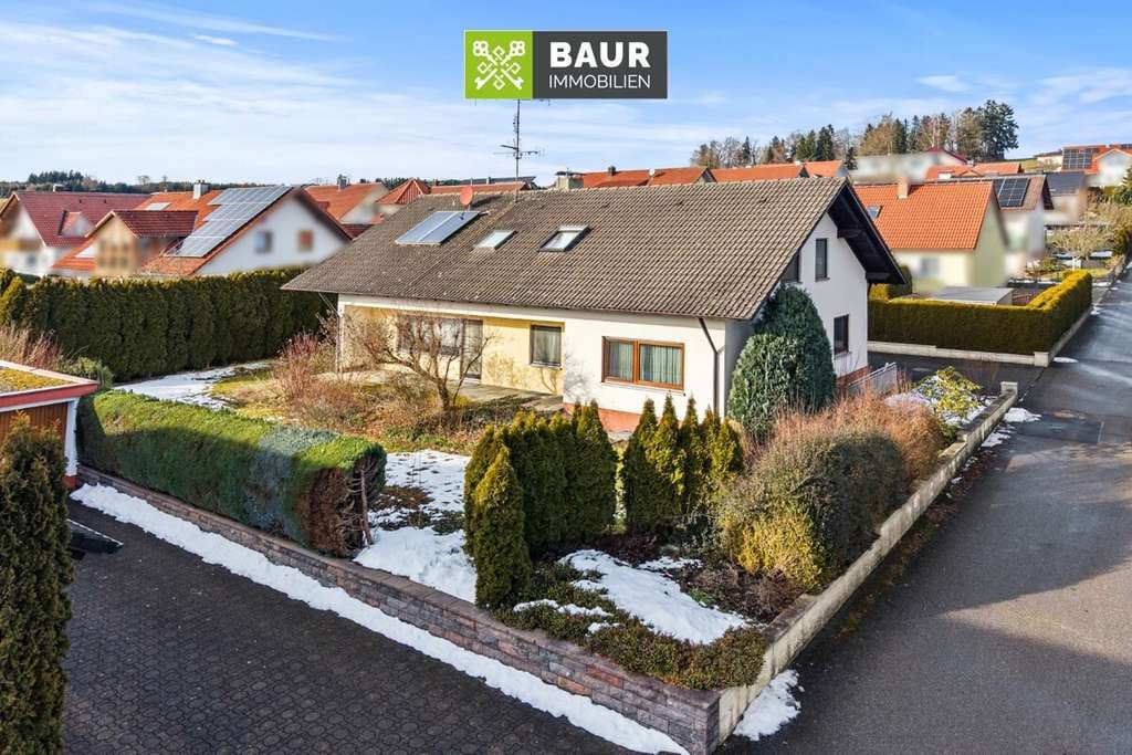 Immobilie in Rot an der Rot - 360°|Viel Platz für Ihre Wohnideen–Einfamilienhaus mit großem Grundstück in Ellwangen (Rot an der Ro - Bild 0