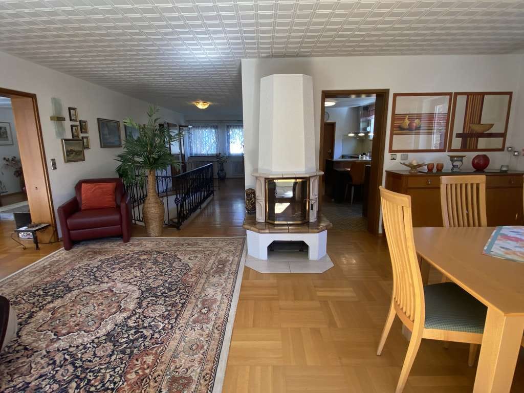 Immobilie in Korntal-Münchingen - Attraktives Zweifamilienhaus  in ruhiger, zentrumsnaher Lage - Bild 1