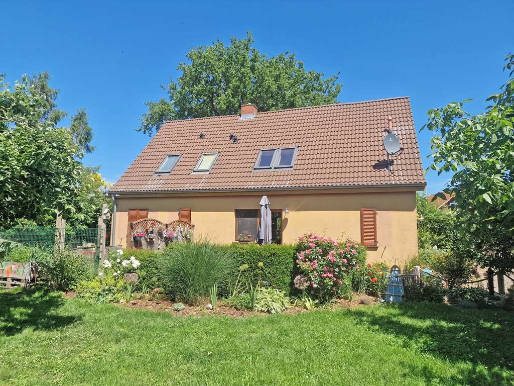Immobilie in Mölschow - Einfamilienhaus mit Einliegerwohnung und großzügigem Grundstück mit großer Scheune in Mölschow - Bild 0