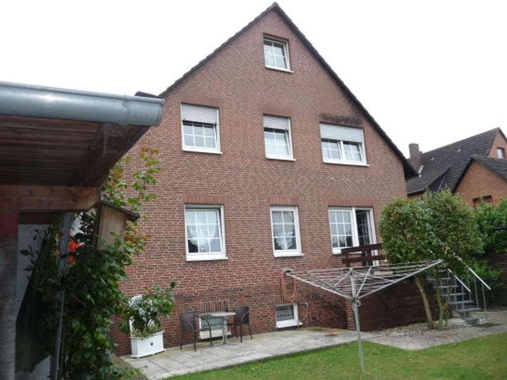 Immobilie in Meine - Viele Möglichkeiten! Einfamilienhaus mit Einliegerwohnung und ausgebauten Dachgeschoss - Bild 2
