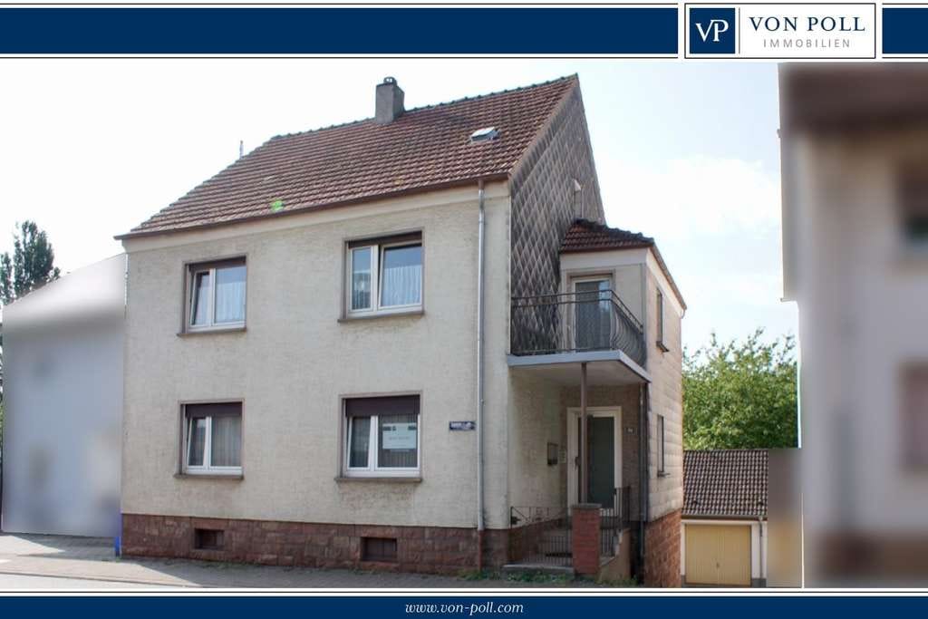 Immobilie in Contwig - Großzügiges Wohnhaus mit Garten und zwei Garagen in verkehrsgünstiger Lage in Contwig - Bild 0