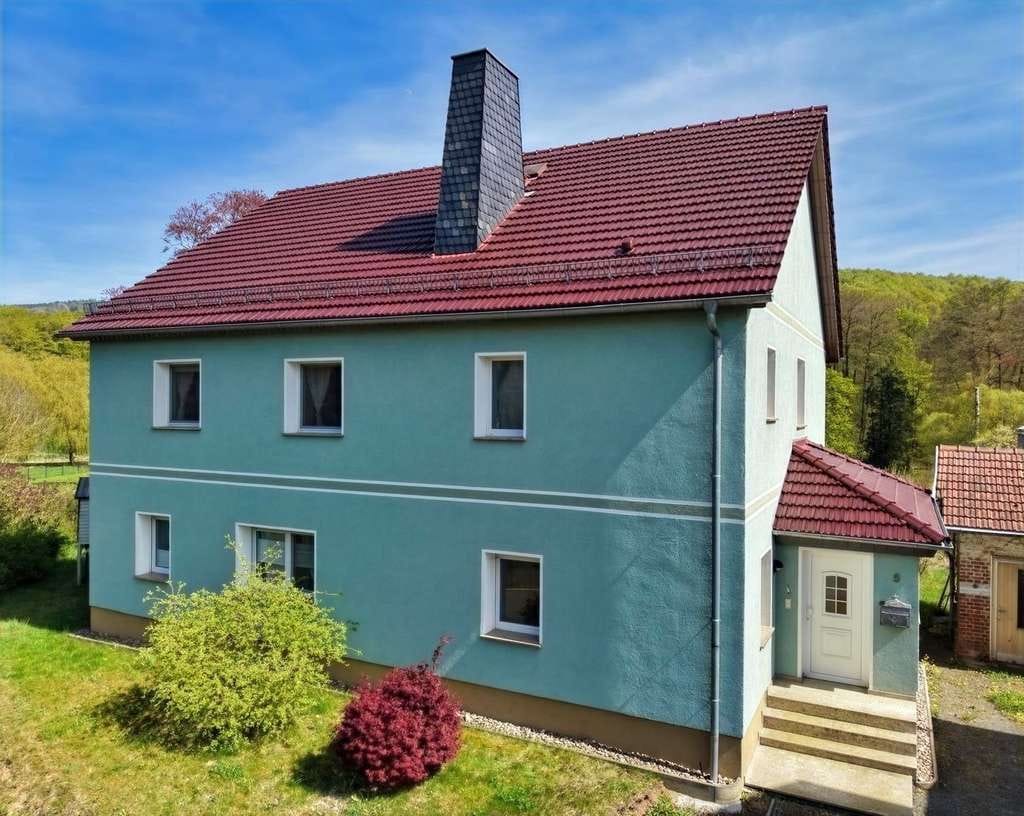 Immobilie in Bad Liebenstein - Ein Zuhause, zwei Möglichkeiten – stilvoll saniert & bereit für Ihre Zukunft - Bild 0
