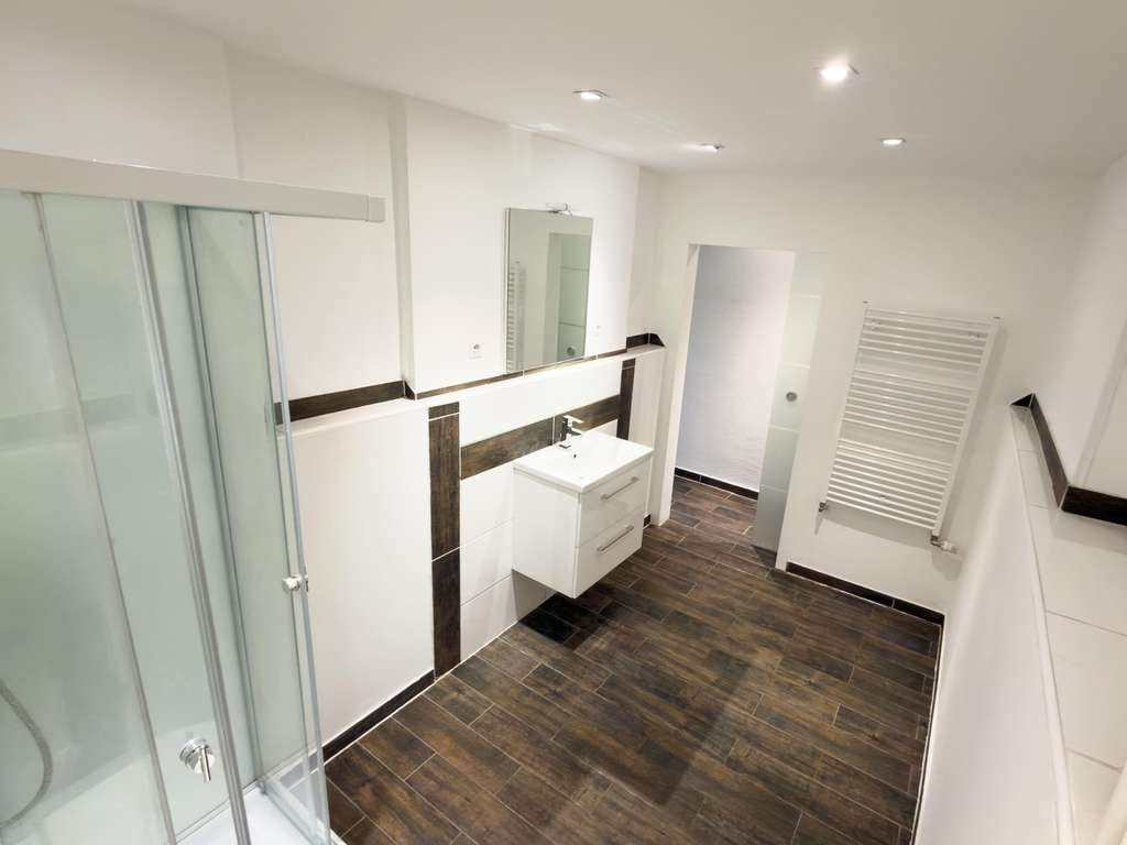 Immobilie in Waldalgesheim - Komplett renoviertes Wohnhaus mit zwei großzügigen Terrassen, Wellnessbereich und Sauna - Bild 3