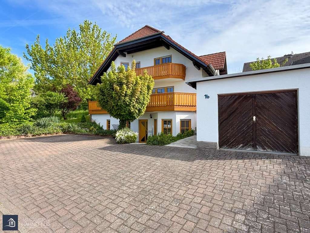 Immobilie in Gückingen - Ein Ort zum Großwerden und Ankommen: Großzügiges Landhaus, Gartenidylle und  Einliegerwohnung. - Bild 0