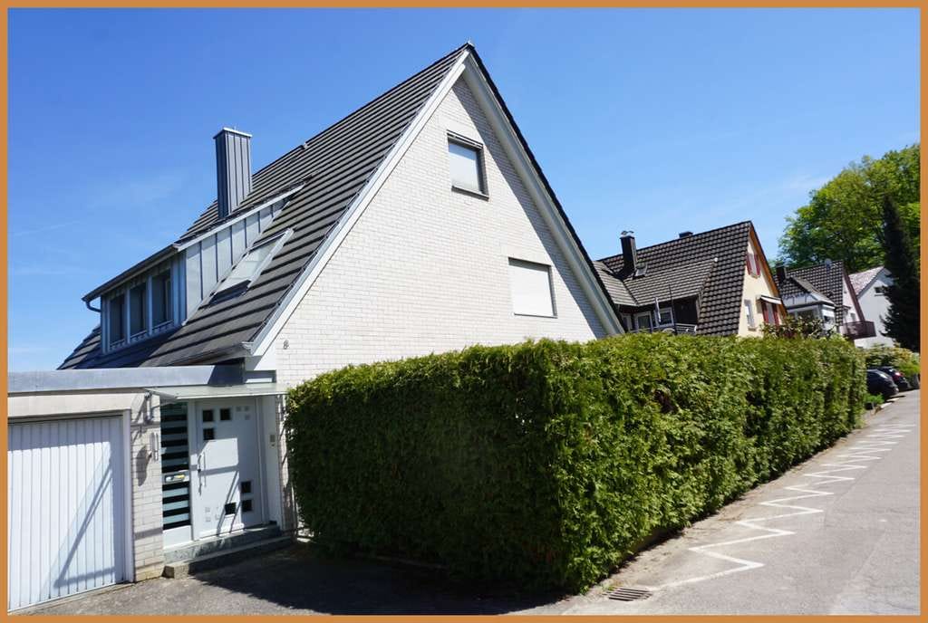 Immobilie in Haslach im Kinzigtal - Charmantes Einfamilienhaus mit Wellnessbereich und traumhaftem Ausblick in Bestlage von Haslach! - Bild 1