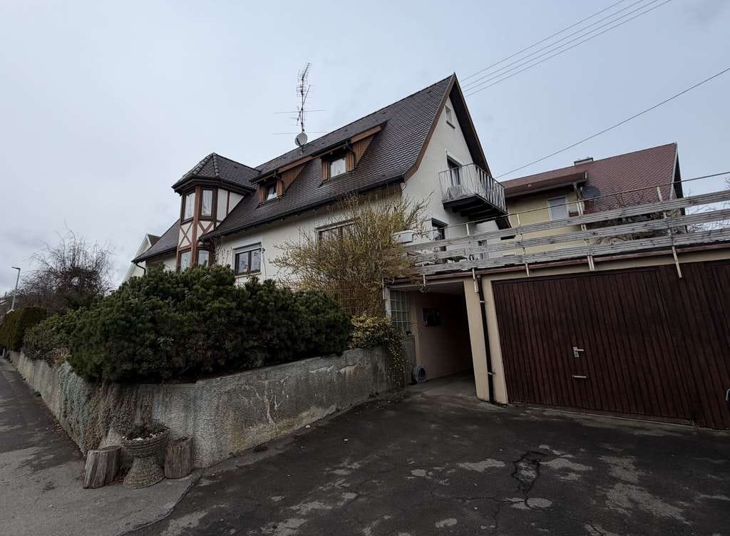 Immobilie in Mengen - CHARMANTES HAUS MIT ERKER, DACHTERRASSE UND VIEL PLATZ FÜR DIE GANZE FAMILIE - Bild 1
