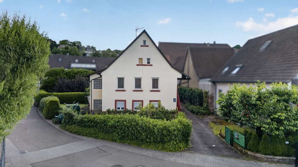Immobilie in Keltern - Zwei Wohnhäuser mit Scheune – Seltene Gelegenheit und vielseitigen Nutzungsmöglichkeiten - Bild 3