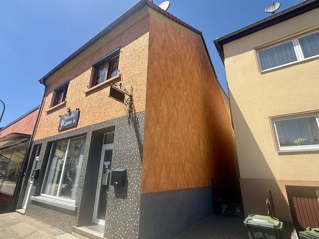 Immobilie in Breitenbach - Gepflegtes Wohn- und Geschäftshaus mit Möglichkeit der Geschäftsübernahme - Bild 1