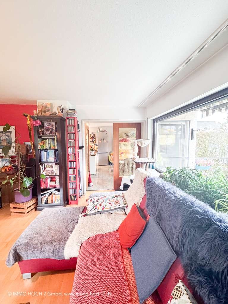 Immobilie in Allmersbach im Tal - Großzügige 6-Zimmer-Wohnung mit Garten, Terrasse, Garage und Einliegerwohnung - Bild 4