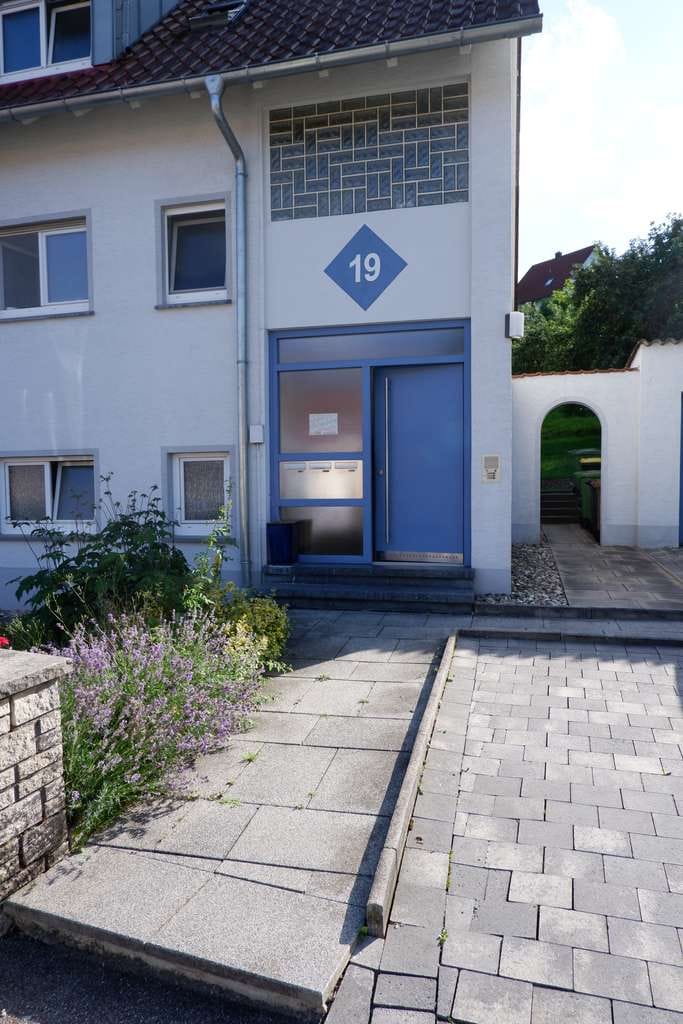 Immobilie in Gechingen - Gepflegtes 3 Fam. Generationenhaus mit Garten und 2 Garagen in 75391 Gechingen, KP: 695.000€ - Bild 3