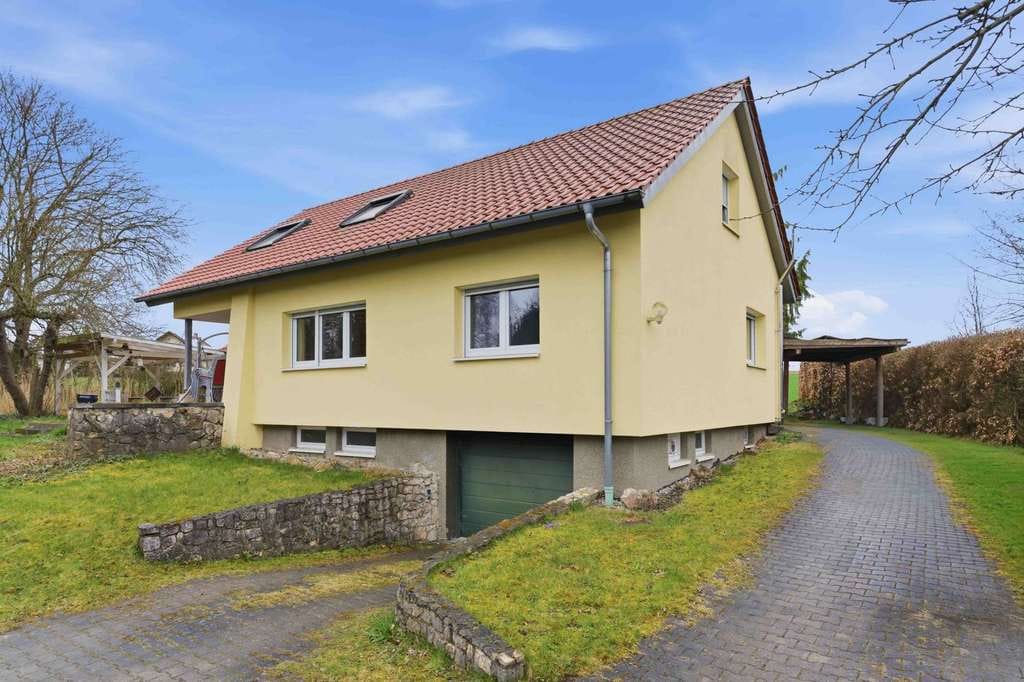 Immobilie in Burgrieden - Raumwunder! Einfamilienhaus in naturnaher Lage und großem Grundstück - Bild 0