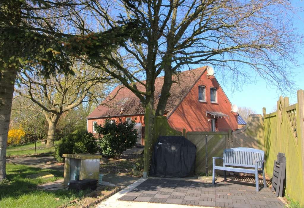 Immobilie in Neuharlingersiel - Ein besonderes Einfamilienhaus mit einem großen Grundstück in der Nähe von Neuharlingersiel! - Bild 3