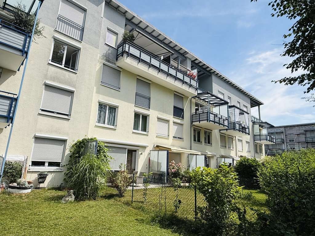 Immobilie in Gröbenzell - Bezugsfreie 3-Zimmer-Wohnung mit Balkon, Aufzug und Tiefgaragenstellplatz - Bild 2