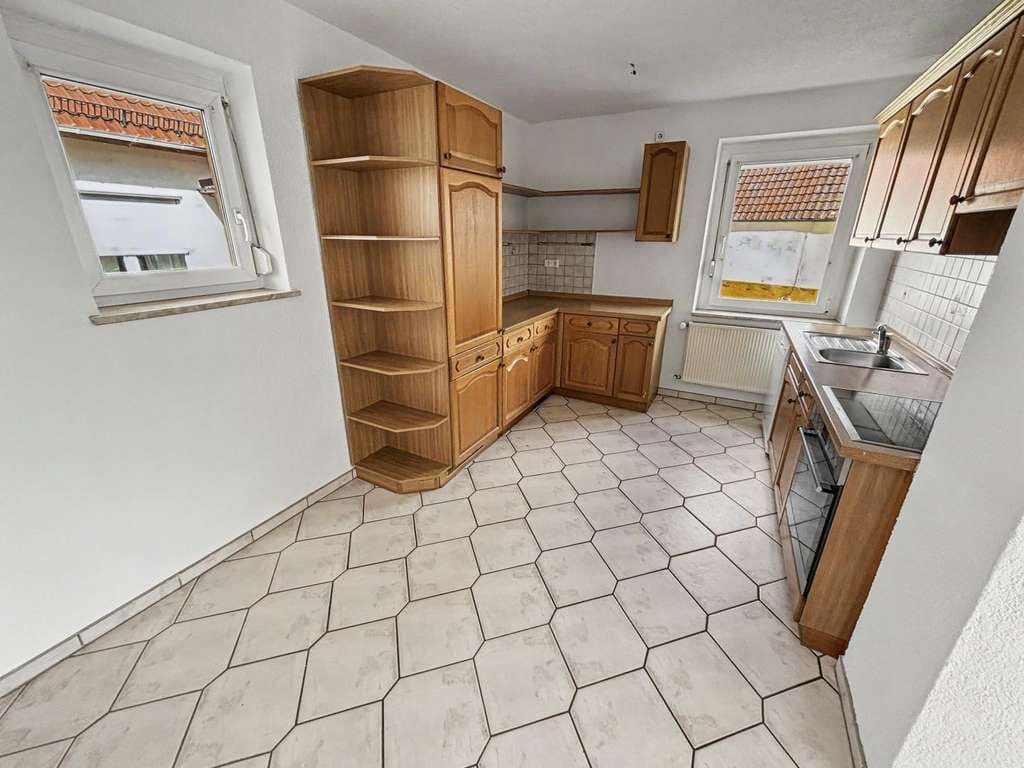 Immobilie in Ellenberg - Saniertes Einfamilienhaus mit Doppelgarage und Garten in Ellenberg - Bild 3