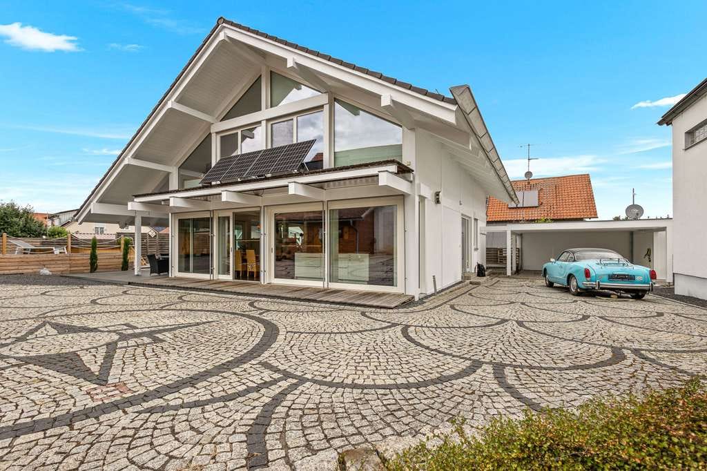 Immobilie in Hausen - Ihr Zuhause. Ihr Business. Ihre Freiheit – Ein Anwesen für Familien oder Selbständige mit Vision - Bild 1