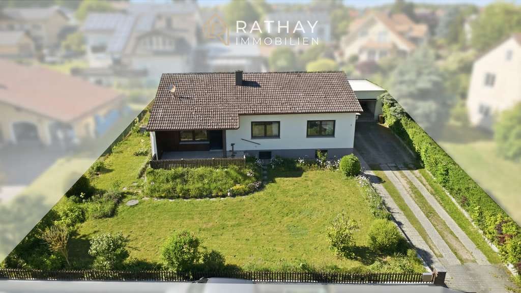 Immobilie in Langquaid - Charmanter Bungalow auf tollem Grundstück in Langquaid – viel Potenzial für Ihre Wohnideen - Bild 0