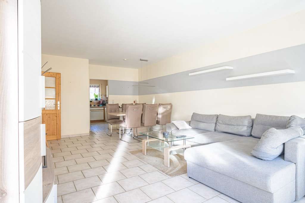 Immobilie in Altrip - **Helle 3-Zimmer-Wohnung mit Loggia und großzügigem Wohnbereich** - Bild 1