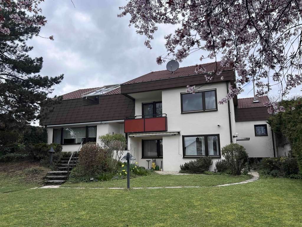 Immobilie in Notzingen - 73274 Notzingen: Schönes Einfamilienhaus mit Einliegerwohnung zum Verkauf. Doppelgarage. Frei. - Bild 0
