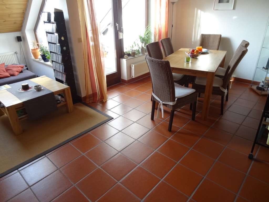 Immobilie in Holzgerlingen - Sonnige und wunderschöne Maisonettenwohnung mit Süd Terrasse - Bild 3