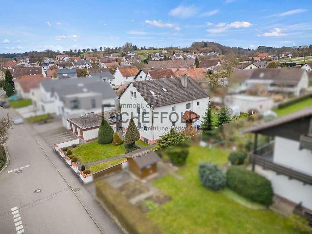 Immobilie in Mietingen - Großzügig! Gepflegtes Dreifamilienhaus mit großzügigem Garten - Bild 2