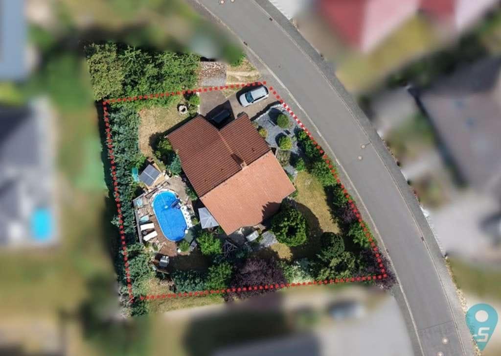 Immobilie in Langweiler - Langweiler - dort wo andere Ferien machen. Tolles EFH m. Carport, Pool  & himmlischen Garten - Bild 4