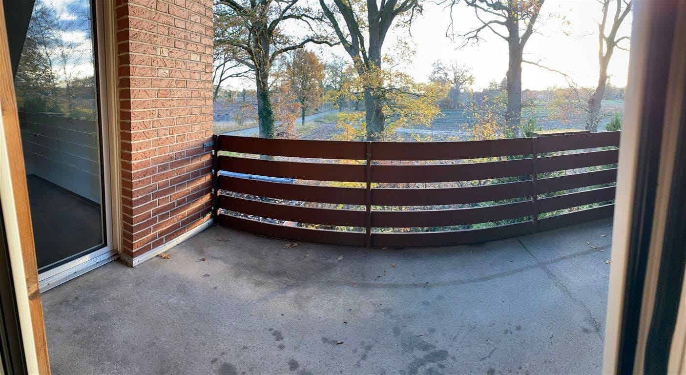 Immobilie in Ganderkesee - Zweifamilienhaus auf 1015 m² großem Grundstück - Bild 2
