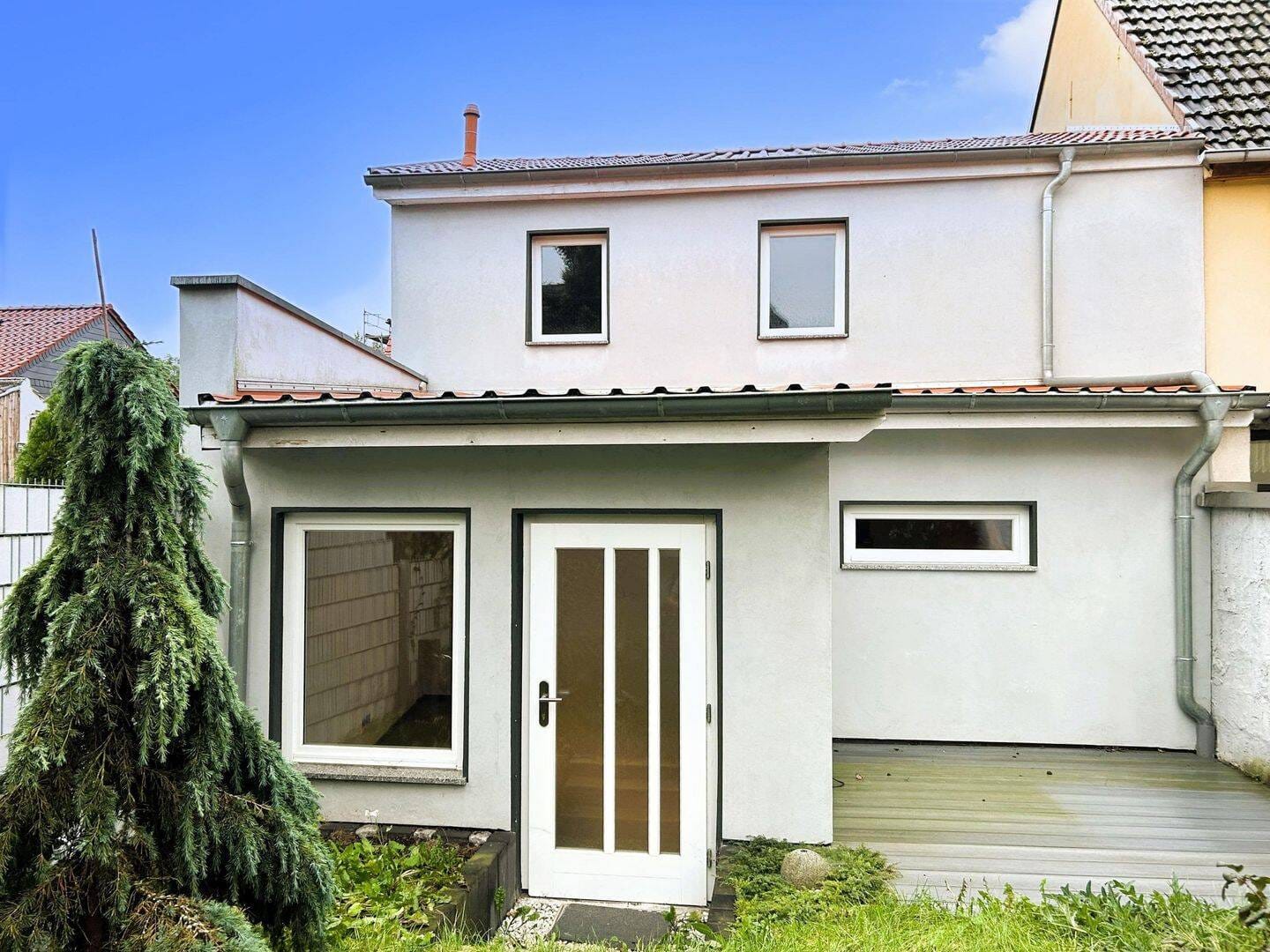 Immobilie in Artern - Modernes Einfamilienhaus mit Garten und Einbauküche - Bild 1