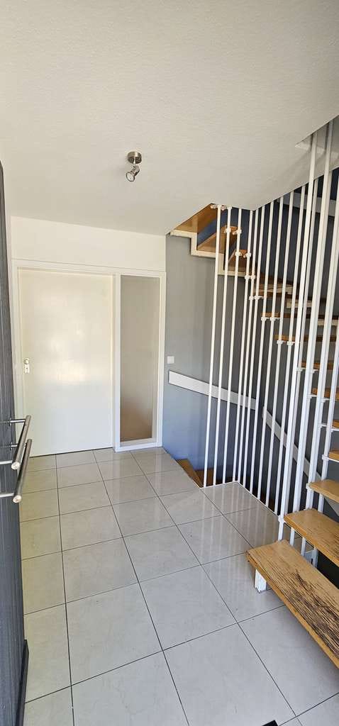 Immobilie in Gundelfingen - Großzügige 2-Zimmer-Wohnung mit Süd-Balkon, Stellplatz und Blick ins Grüne in begehrter Lage von Gun - Bild 3