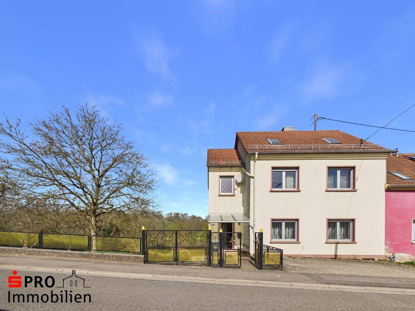 Immobilie in Ottweiler - Ein- bis Zweifamilienhaus mit separatem Baugrundstück! - Bild 2
