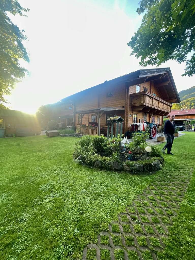Immobilie in Bayrischzell - Alpenidylle in Bayrischzell – Exklusives Chalet mit Kamin, Balkon und traumhaftem Grundstück - Bild 3