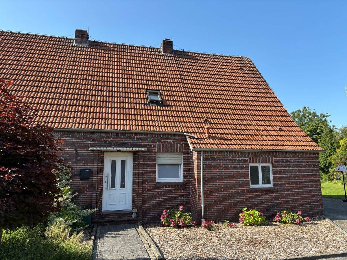Immobilie in Wiesmoor - 2 Häuser - ein Preis - Bild 1