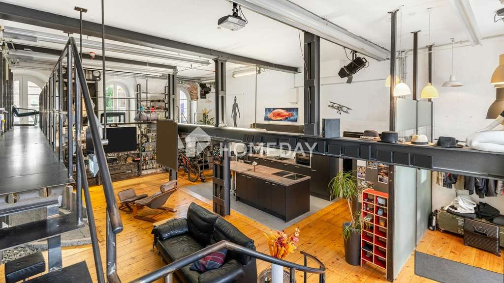 Immobilie in Niedereschach - Exklusives Loft im Erdgeschoss mit Garten, Sauna und Partykeller - Wohnkomfort auf 216 m² - Bild 0