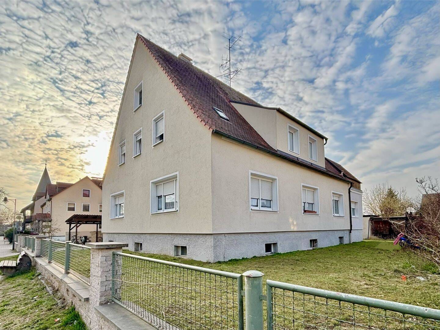 Immobilie in Muhr am See - Mehrfamilienhaus mit vier Wohneinheiten. - Bild 0