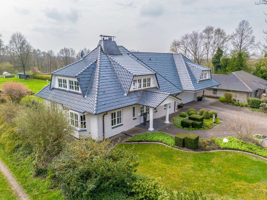 Immobilie in Tellingstedt - Rückzugsort der Extraklasse: Villa mit Eventlounge und Oldtimerhalle - Bild 0