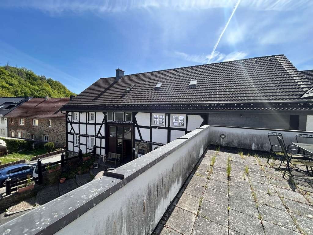 Immobilie in Hallenberg - Denkmalschutz - Gemütliches Einfamilienhaus in Hallenberg-Braunshausen - Bild 0