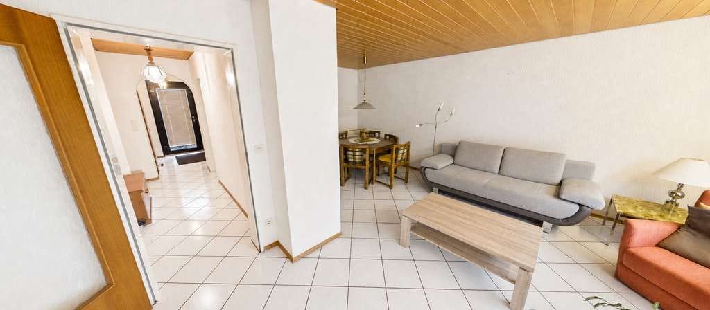 Immobilie in Heilsbronn - Reiheneckhaus mit Garten, Garage und ausgebautem Dachstudio in Heilsbronn - Bild 3