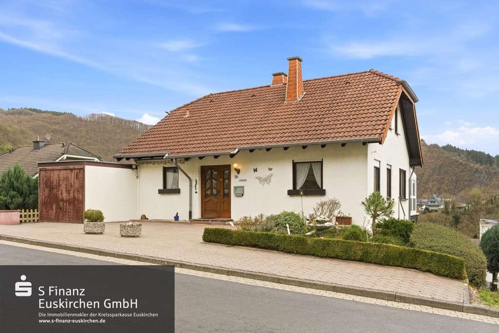 Immobilie in Schuld - Schuld: freistehendes Einfamilienhaus mit Garten und Garage! 360° Begehung - Bild 0
