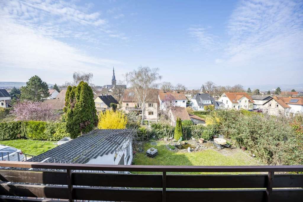 Immobilie in Gau-Algesheim - Nettes Einfamilienhaus mit Potenzial zum Mehrgenerationenwohnen: Ruhige Lage, traumhafter Garten! - Bild 2